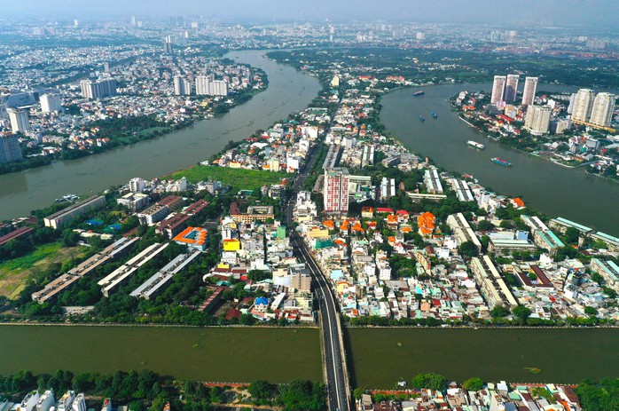 Thị trường bất động sản TP.HCM khởi sắc trở lại, nguồn cung tăng nhưng vẫn thiếu nhà ở vừa túi tiền