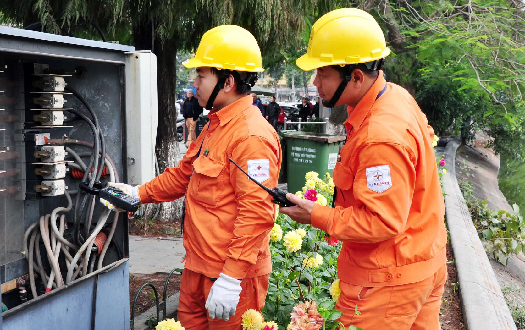 Tiết kiệm điện không chỉ giúp giảm chi phí cho người sử dụng 
