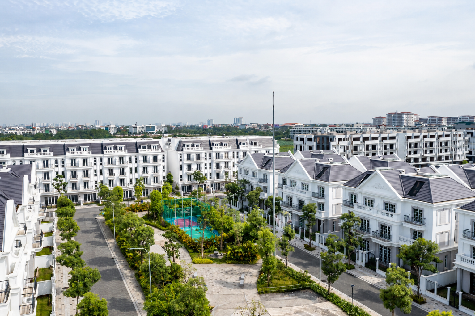 Bất động sản hạng sang giảm giá vẫn khó tìm người mua