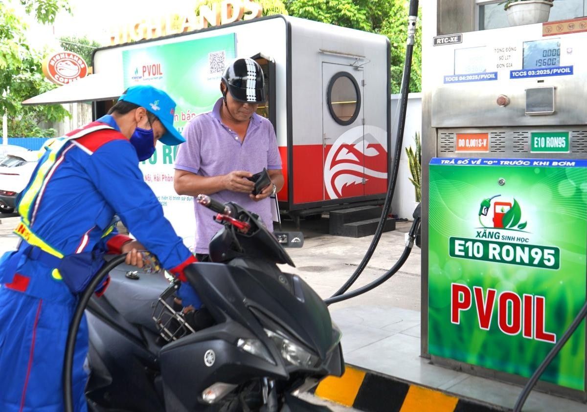 Giá xăng hôm nay 9/7: Xăng E10 giảm còn hơn 20.000 đồng/lít
