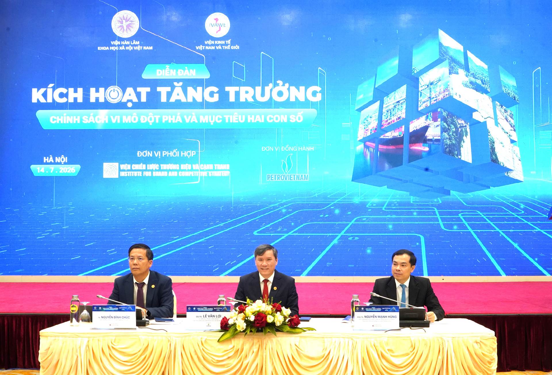 Đột phá chính sách vi mô hướng tới tăng trưởng hai con số
