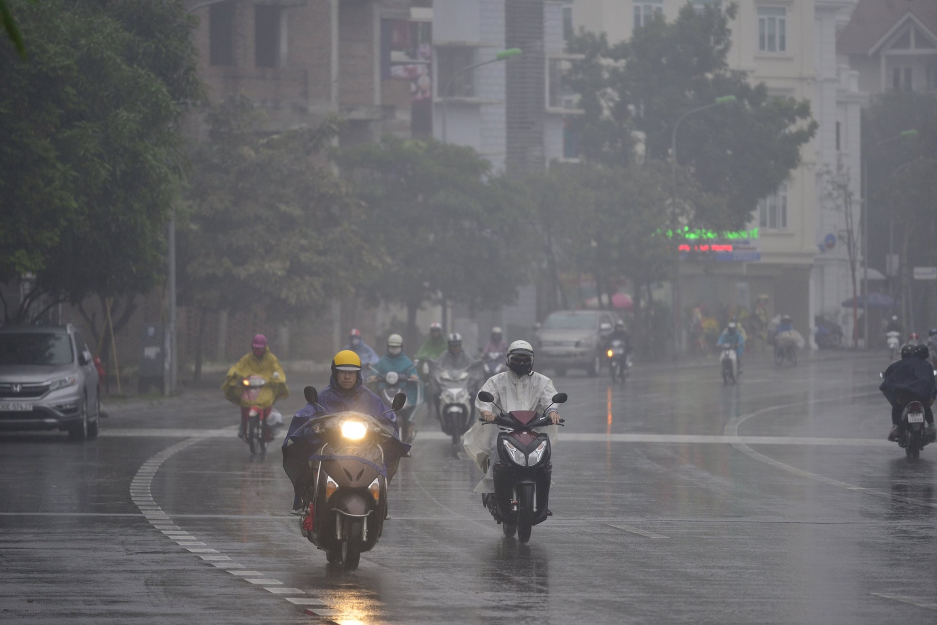 Dự báo thời tiết đêm nay và ngày mai 26/7: Hà Nội và các khu vực trên cả nước